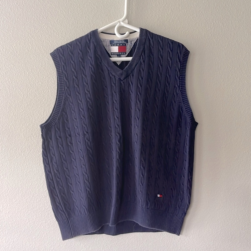 Tommy Hilfiger navy blue sweater vest size L. Good condition